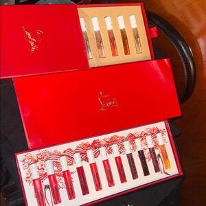 👠Christian Louboutin 2ml unisex set 16 bottles total👠
Both NWT opened for pics
